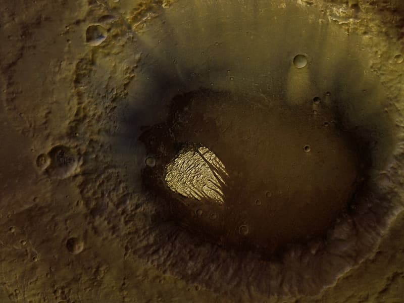 Mysterious White Rock Fingers on Mars