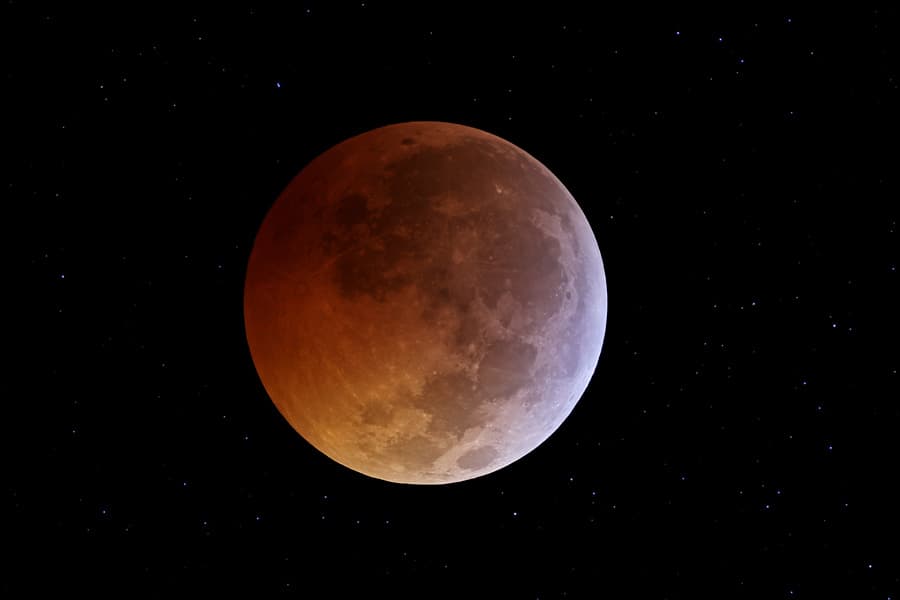 The Solstice Moon's Eclipse