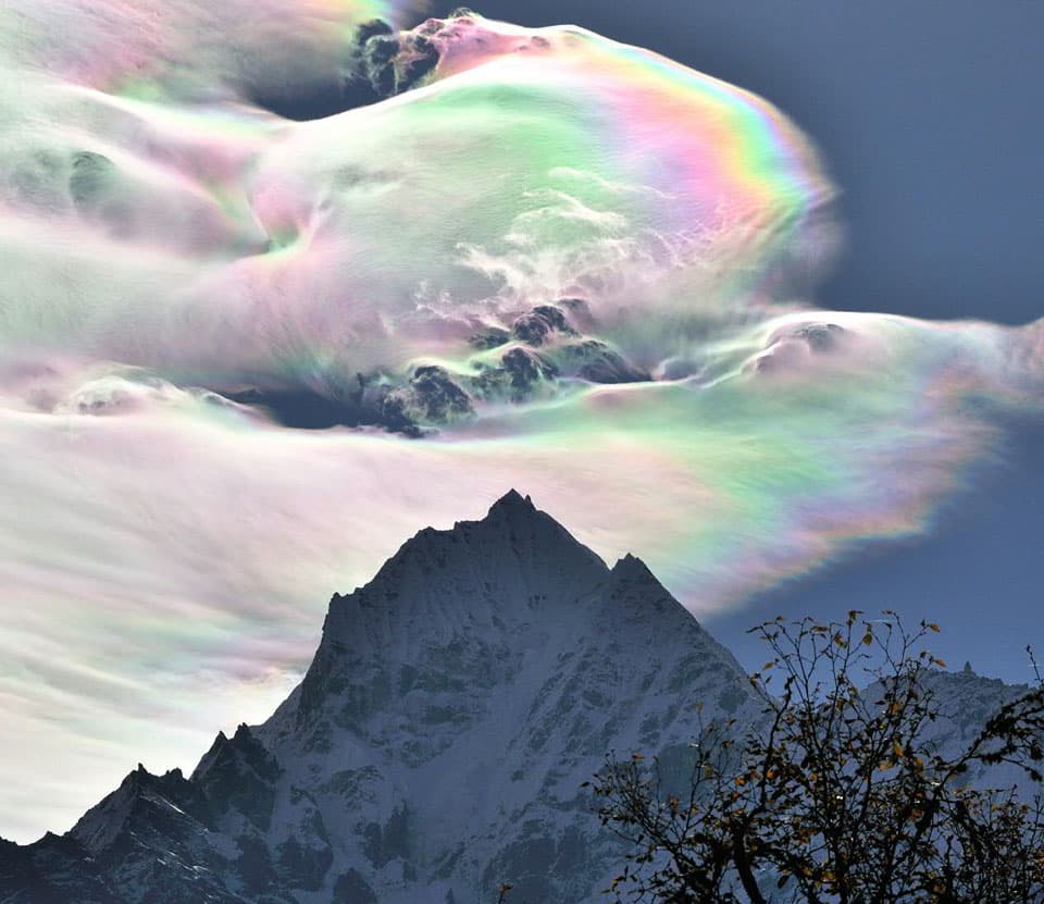 Iridescent Clouds over Thamserku