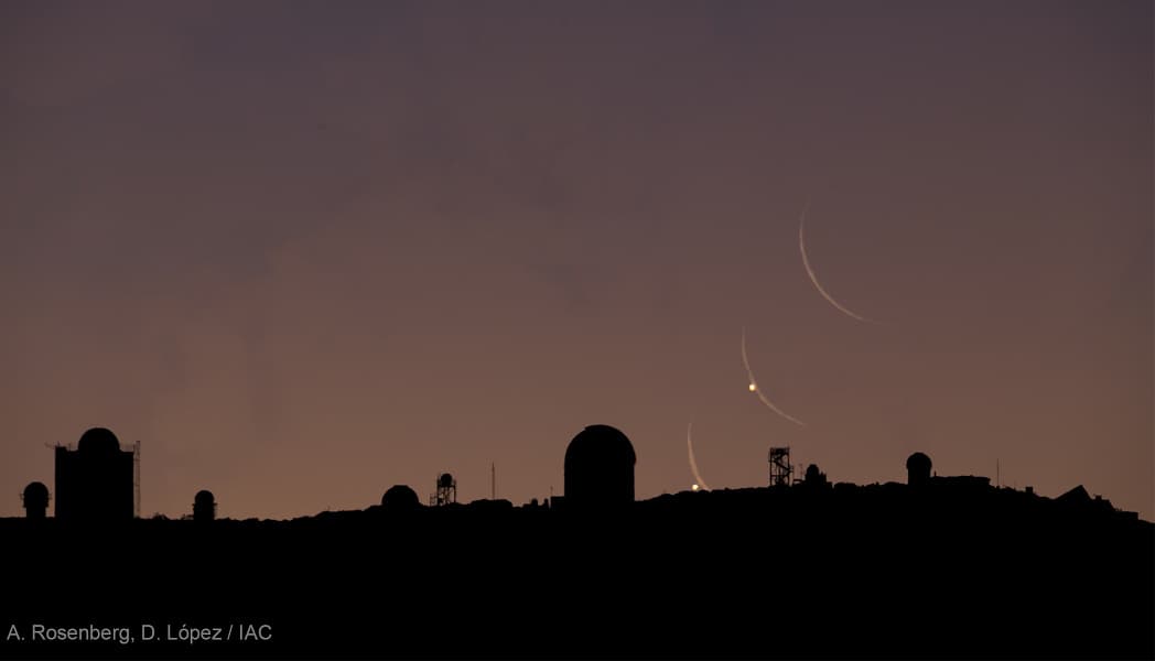 Full Venus and Crescent Moon Rise