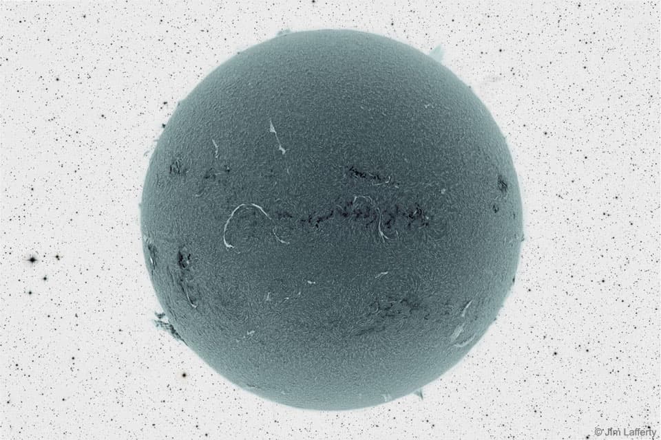 Dark Ball in Inverted Starfield