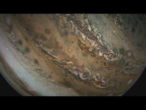 Perijove 16: Passing Jupiter