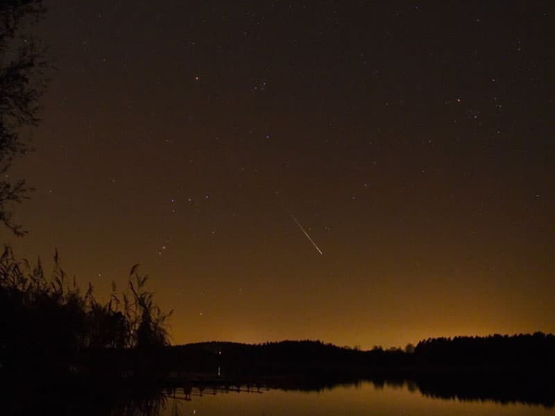 A Leonid Meteor Over Sweden