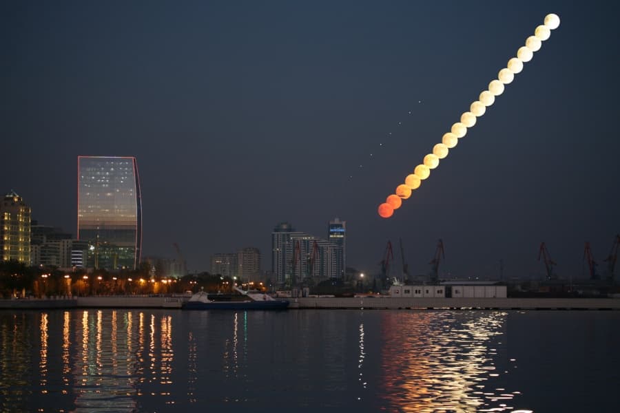 Baku Moonrise