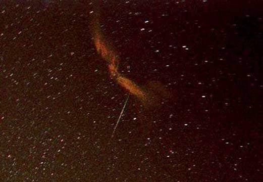 Twisting Meteor Train